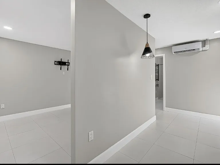 1501 SW 154th Ct — Photo 5