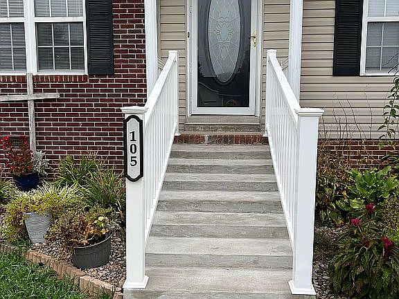 2nd image of 105 Mac Tavish Ln