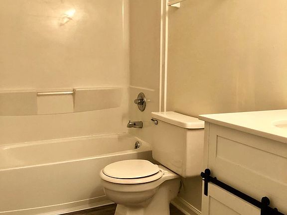 5th image of 230 14th St NW #B
