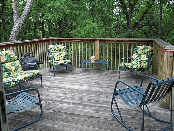 ROOMY DECK OFF KITCHEN BACKS TO BEAUTIFUL GREEN SPACE