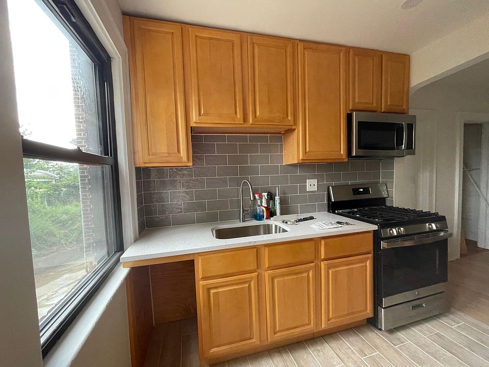 1st image of 94 Bishop St Floor 1