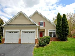 27 Pinflower Ln, Princeton Junction, NJ 08550