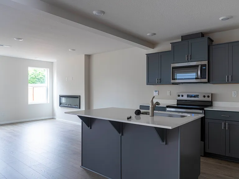1050 SE 193rd Pl — Photo 3