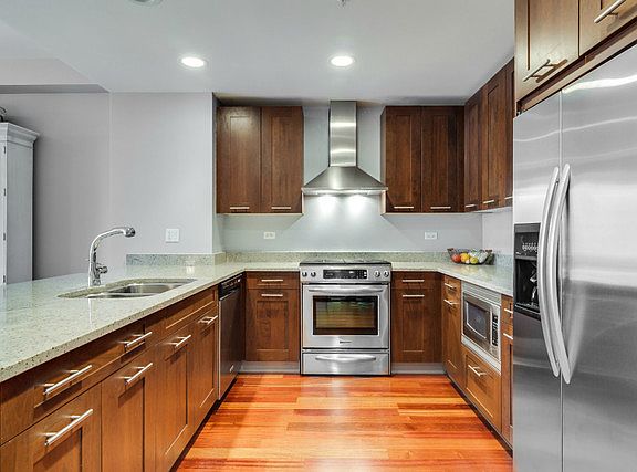 4th image of 240 E Illinois St APT 1307