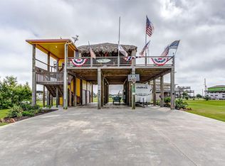914 Salt Cedar Ln, Port Bolivar, TX 77650