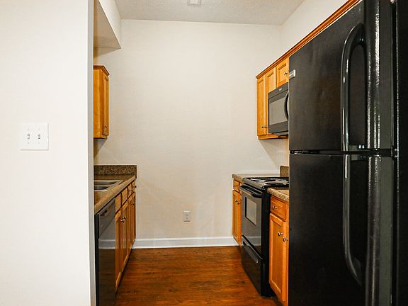 5th image of 215 Moss Creek Ave #A