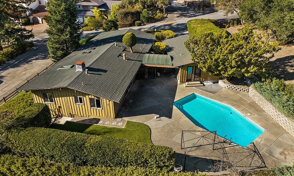 1st image of 124 Treetop Dr