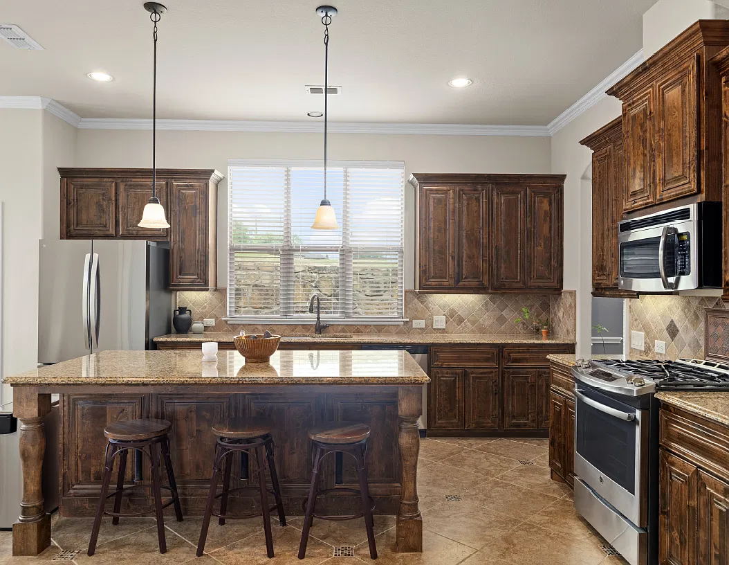 3 bed, 2307 sqft, $2,650 — Photo 3