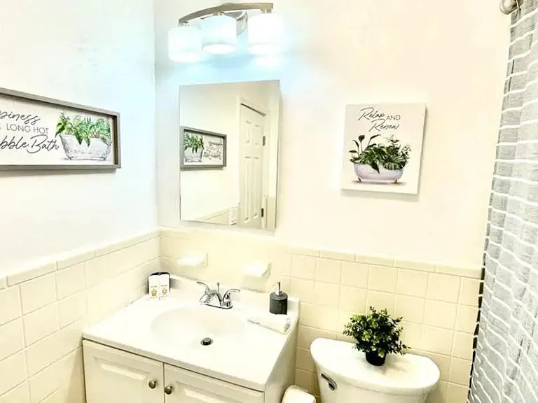 250 SW 10th Ave #2 — Photo 10