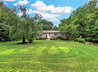 549 Cobblestone Dr, Orange, CT 06477