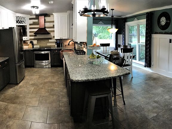 4th image of 8298 Hermitage Dr