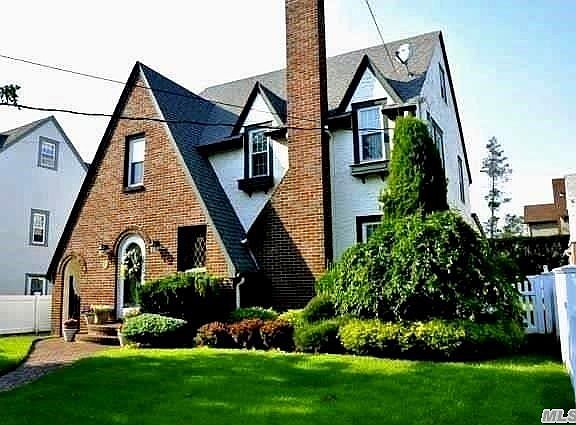 2nd image of 37 De Mott Ave