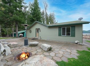 20 W Parkwood Dr, Nordman, ID 83848