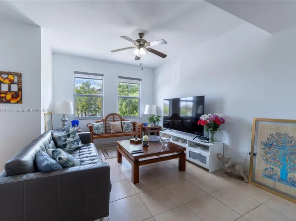 11002 NW 83rd St APT 213, Doral, FL 33178