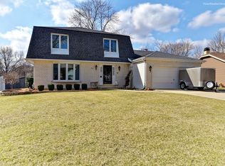 822 Redwood Ln, Bartlett, IL 60103