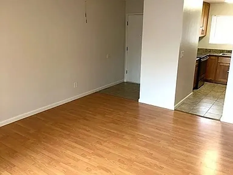 900 Alvarez Ave — Photo 20