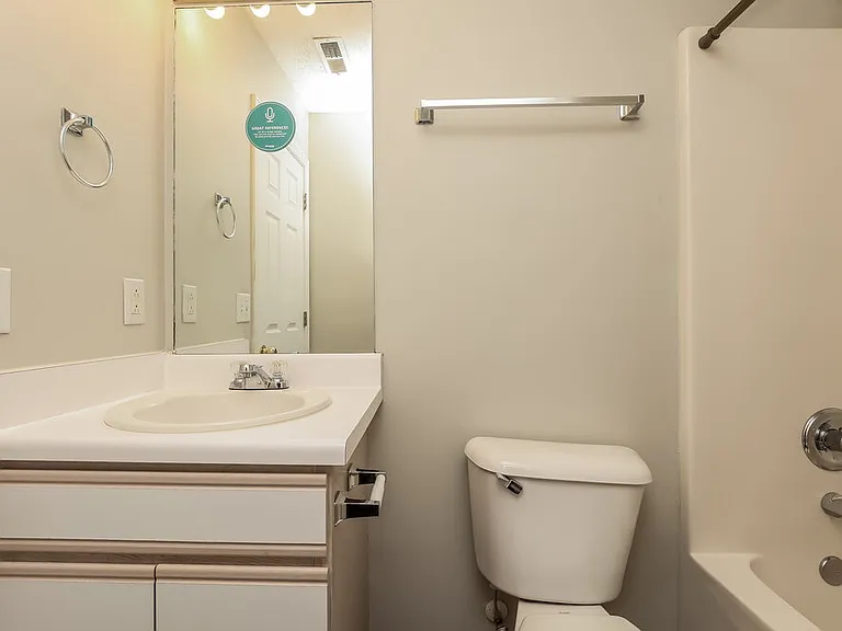 1464 Rochester Dr — Photo 16