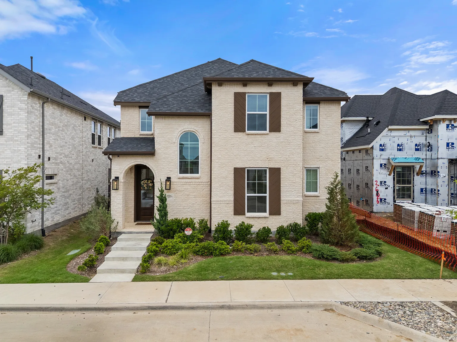 4 bed, 2297 sqft, $3,900 — Photo 3