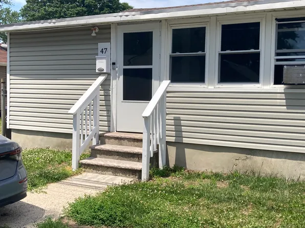 47 Sycamore Ave, Middletown, NJ 07748