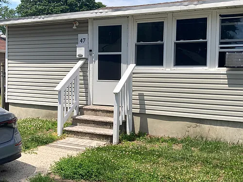 47 Sycamore Ave Photo 1