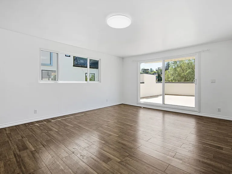 5244 Baza Ave — Photo 33