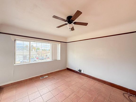 2nd image of 3427 Laguna Ave