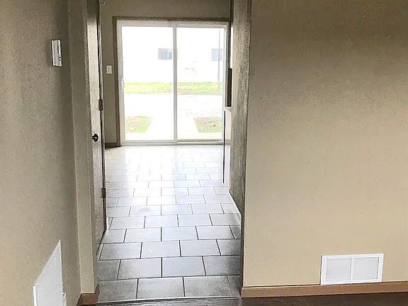 2nd image of 18 Sarpy Rd #B