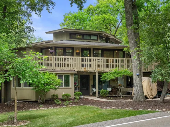504 Rolling Green DRIVE #G, Fontana, WI 53125