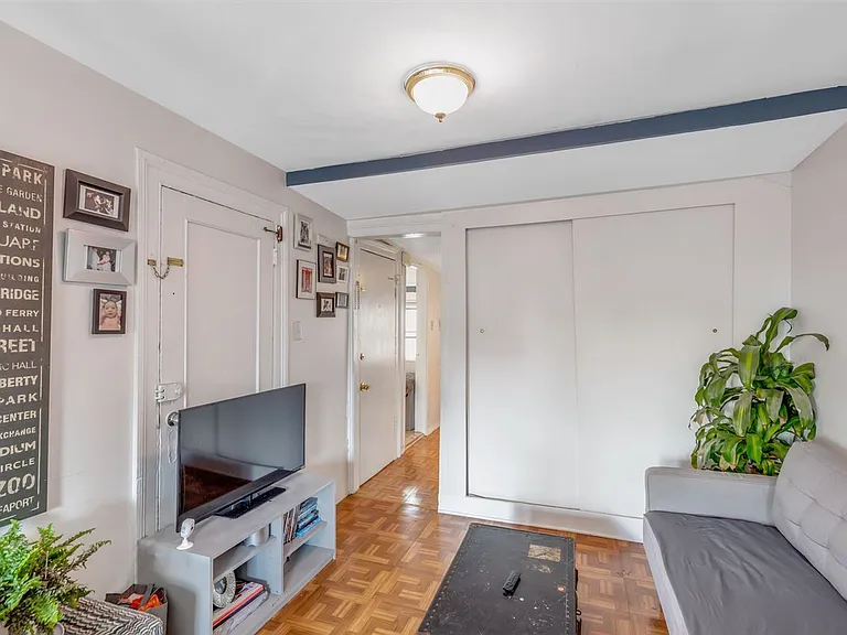 519.5 Manila Ave #2 — Photo 3