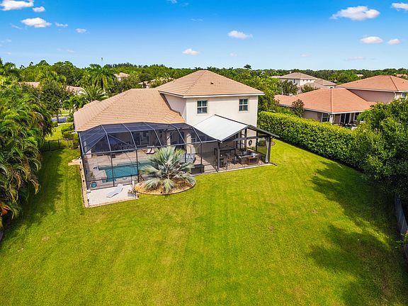 2nd image of 7445 SE Belle Maison Drive