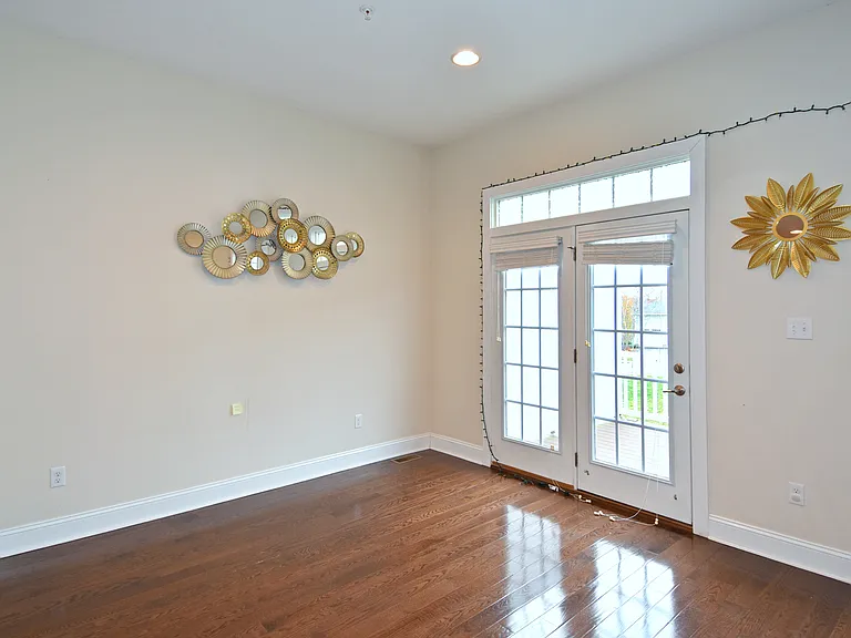 346 Osona Ln — Photo 15