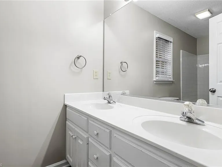 2320 Meadow Gate Dr — Photo 24