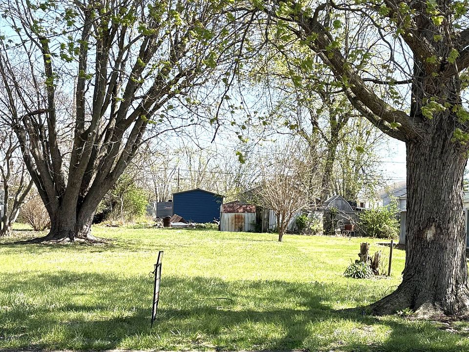 1st image of 1011 Crittenden St