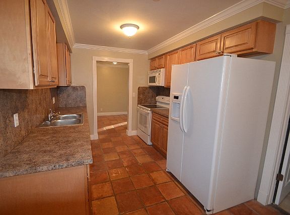 3rd image of 1020 NW 8th St