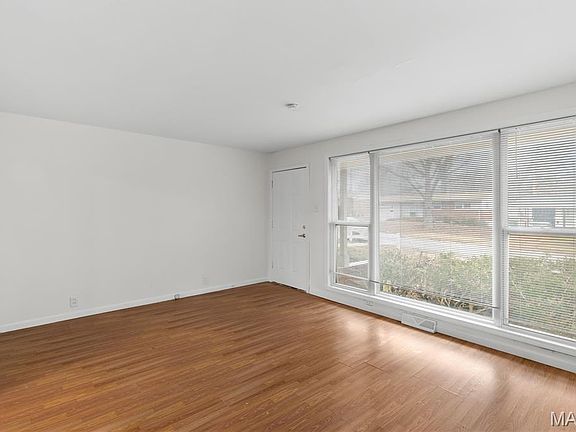 4th image of 10229 Edgefield Dr