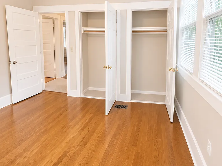 2124 Marion St — Photo 14