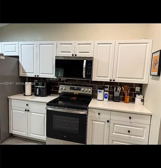 370 Hand Ave — Photo 19