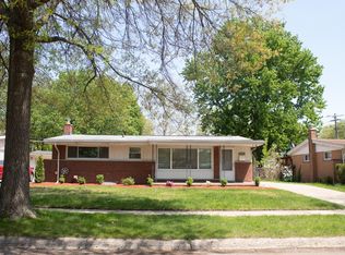 9242 Frederick St, Livonia, MI 48150