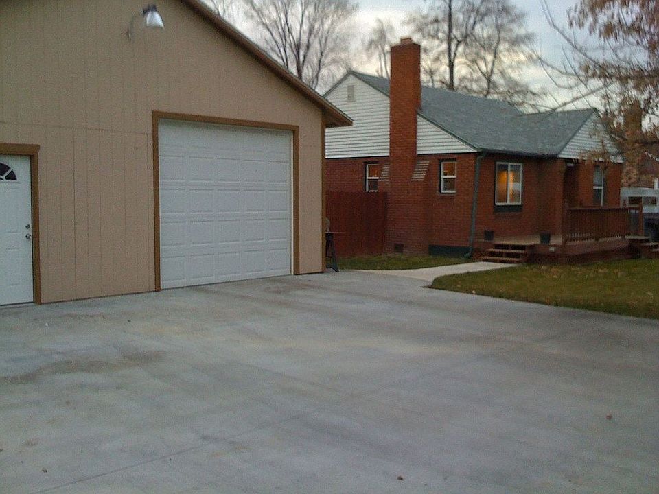 House and detached shop/garage