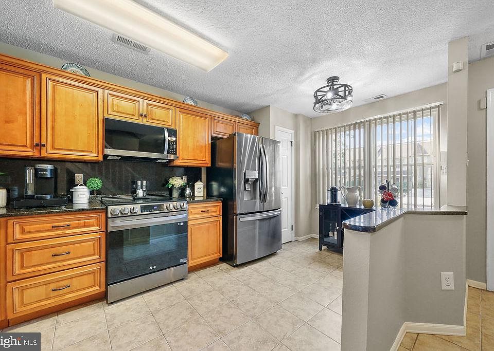 1st image of 205 Royal Dr