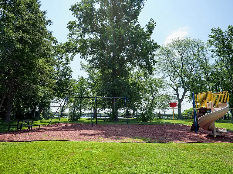 Delaire Landing — Photo 52