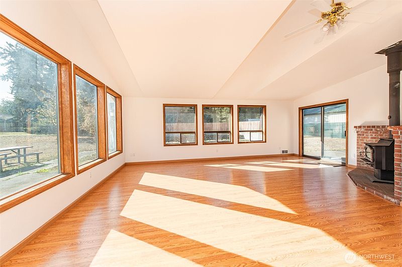4th image of 73 W Quail Lane