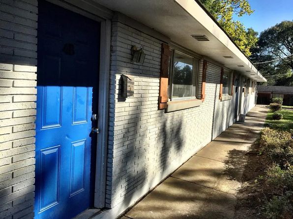 207 Decelle St #1D