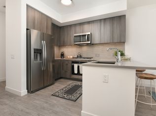 21 N Peoria St #1711N, Chicago, IL 60607