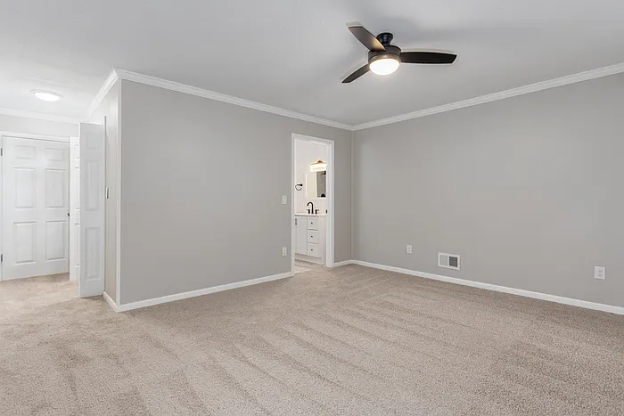 400 Derby Ln — Photo 26