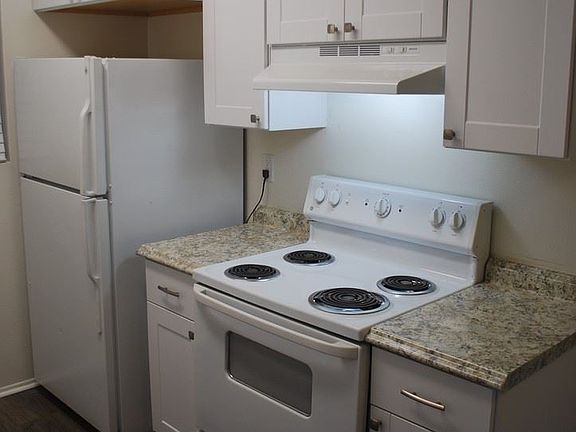 3rd image of 2951 Albany Dr APT 203