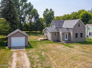721 10th St, Hatton, ND 58240