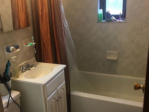 5th image of 2078 28th St APT 2A