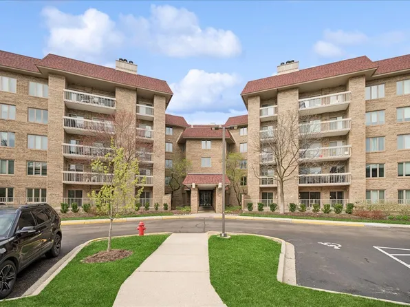 1280 Rudolph Rd #4A, Northbrook, IL 60062