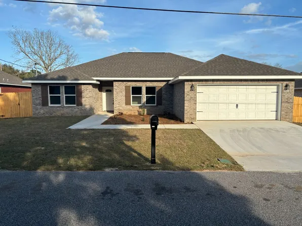 312 Friar Tuck Rd, Mary Esther, FL 32569